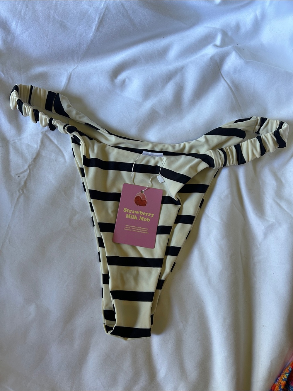 NWT Strawberry Milk Mob XL Bottom